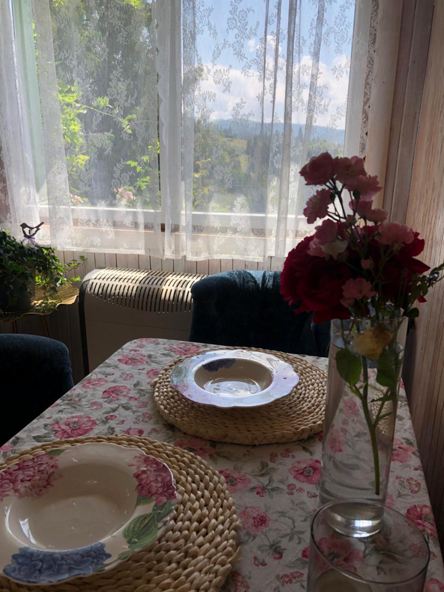 Казковий Дім Та Garden Два Будиночки В Горах З Чаном-Джакузі Slavske Dış mekan fotoğraf