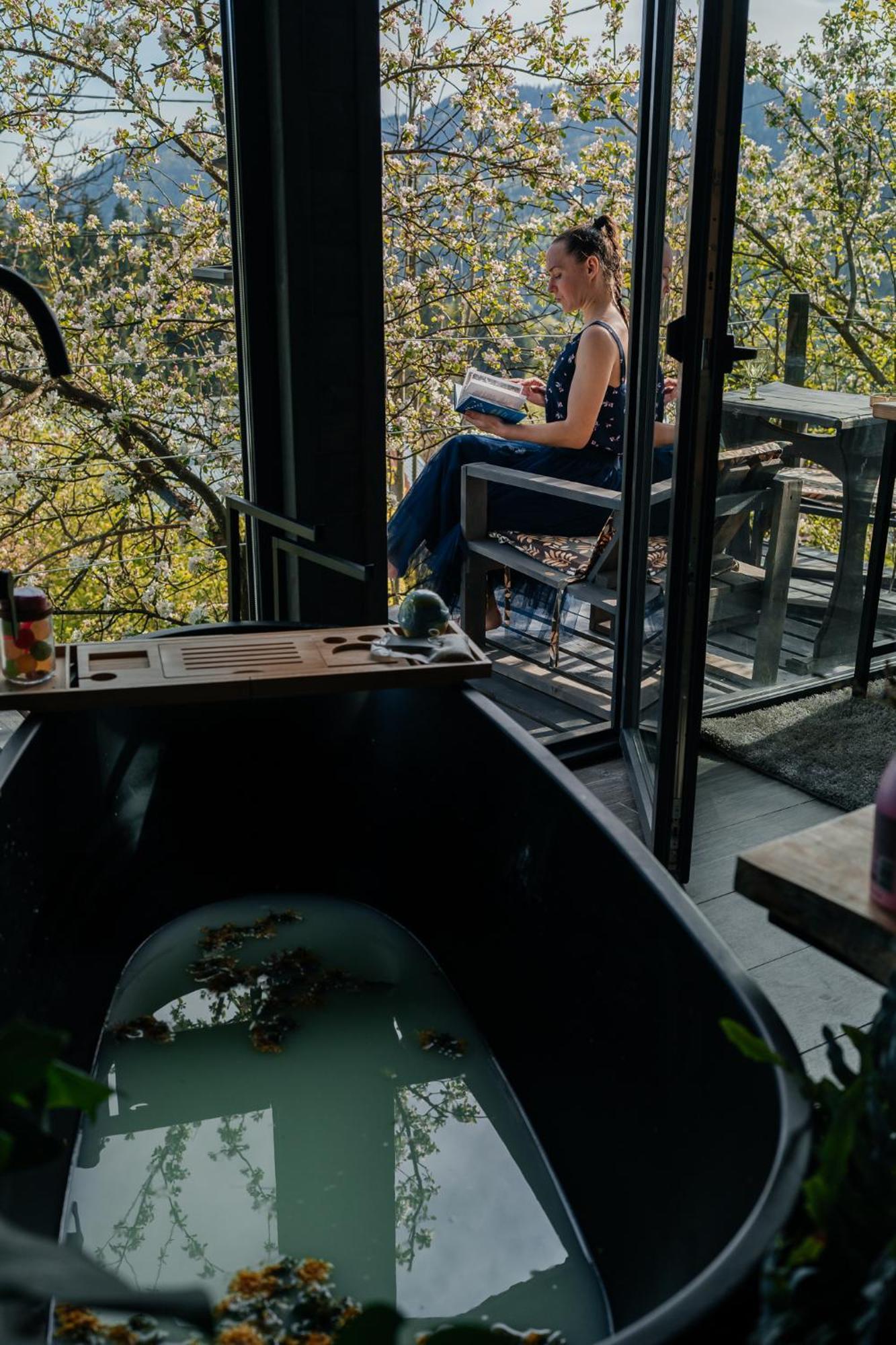 Казковий Дім Та Garden Два Будиночки В Горах З Чаном-Джакузі Slavske Dış mekan fotoğraf